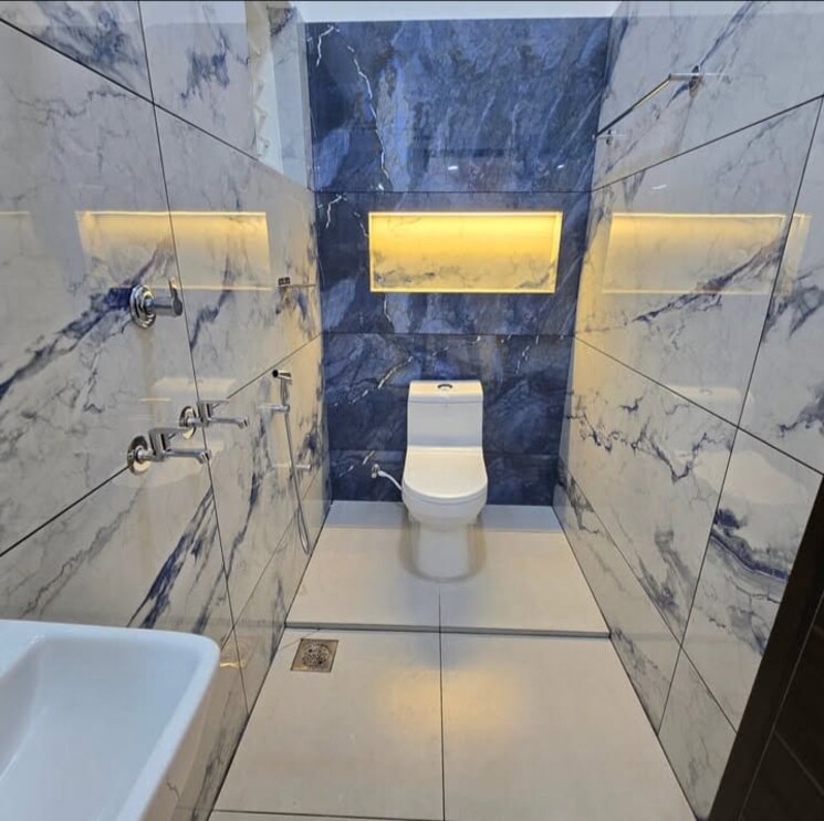 Bathroom, sector 30 3 Bedroom 1800 Sq.Ft. Builder Floor In Sector 30 Faridabad 8626793