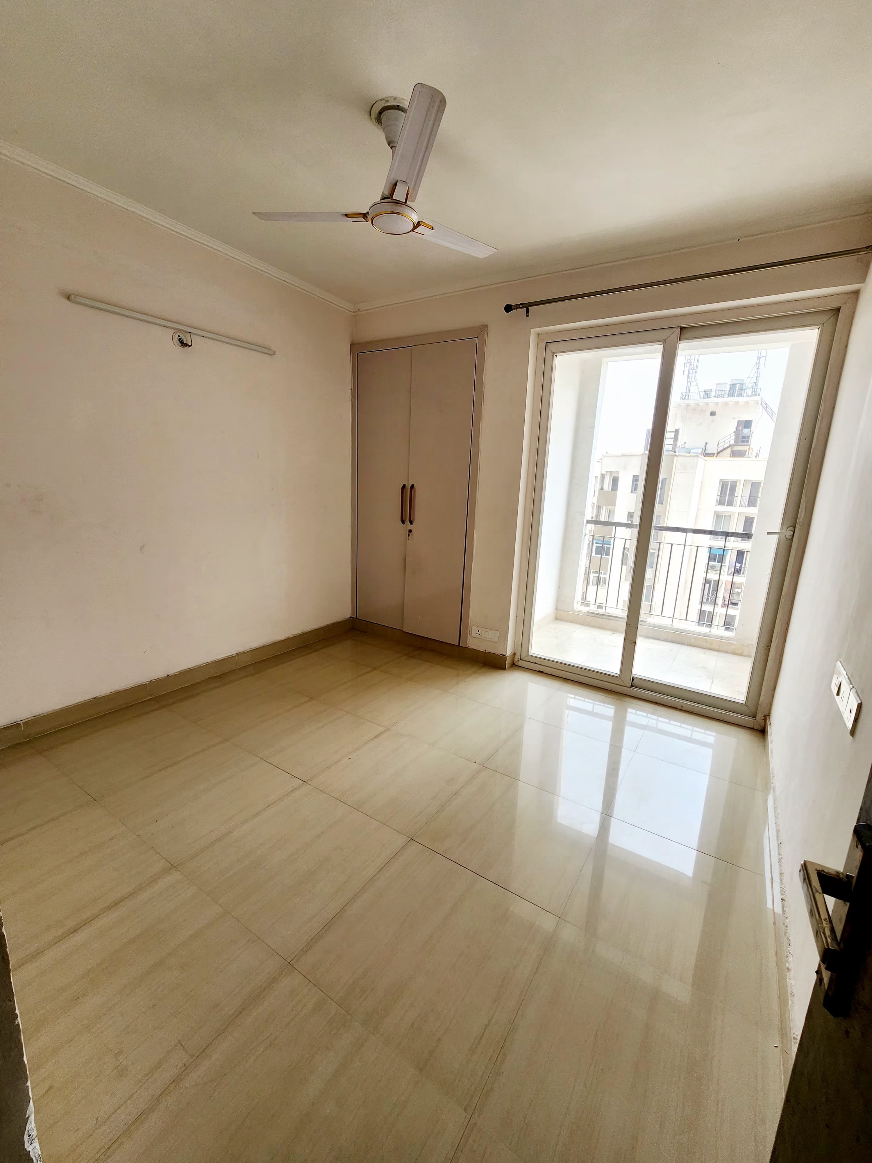 3 BHK Apartment For Rent in Amrapali Leisure Park