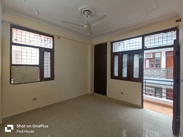 Room in 1 BHK Builder Floor at Khirki Extension – for Rent