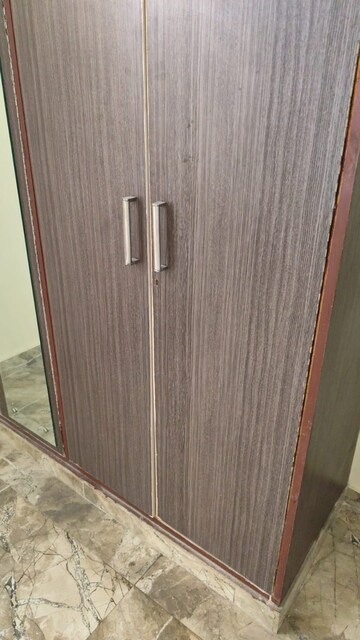 Bathroom in 4 BHK Apartment at DLF The Belaire, Sector 54 – for Rent