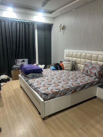 Bedroom in 4 BHK Apartment at DLF The Belaire, Sector 54 – for Rent