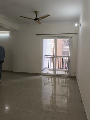 Room in 2.5 BHK Apartment at Saviour Park, Mohan Nagar – for Sale