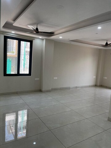 Room in 3 BHK Apartment at AEZ Aloha, Sector 57 – for Rent