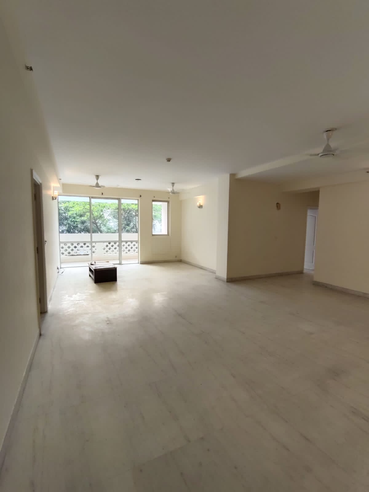 4 BHK + Servant Room,Study Room 2558 Sq.Ft. Apartment in DLF Trinity Towers