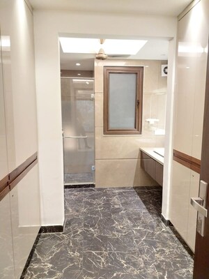 Bathroom in 4 BHK Builder Floor at Dlf Phase ii – for Sale