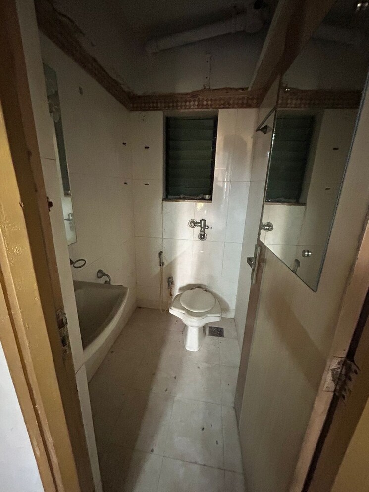 Bathroom, sea-mist 1 Bedroom 450 Sq.Ft. Apartment In Kandivali West Mumbai 8627301