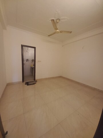 Room in 2 BHK Apartment at Neb Sarai – for Rent