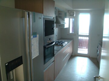 Kitchen in 4 BHK Apartment at DLF Park Place, Sector 54 – for Rent