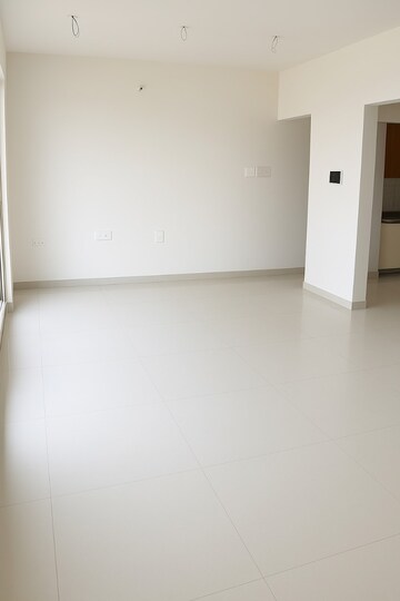 Room in 2 BHK Apartment at Godrej Rejuve, Mundhwa – for Rent