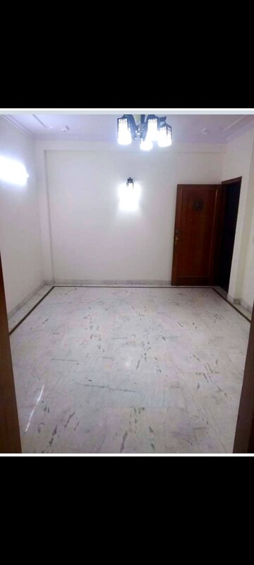 Room in 3 BHK Builder Floor at Khirki Extension – for Rent