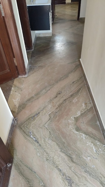 Staircase in 3 BHK Builder Floor at Ardee City, Sector 52 – for Rent