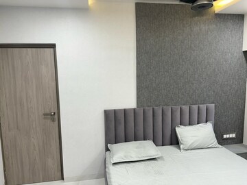Bedroom in 2 BHK Apartment at Bandra West – for Rent