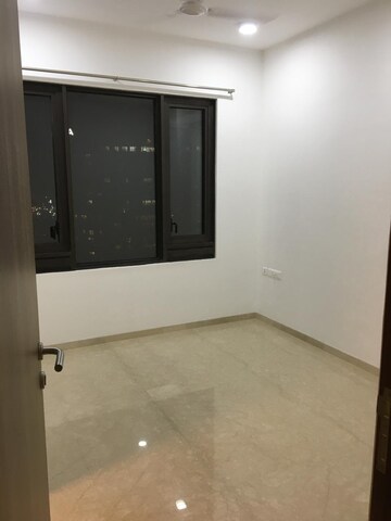 Room in 2 BHK Apartment at Lodha The Park, Worli – for Rent