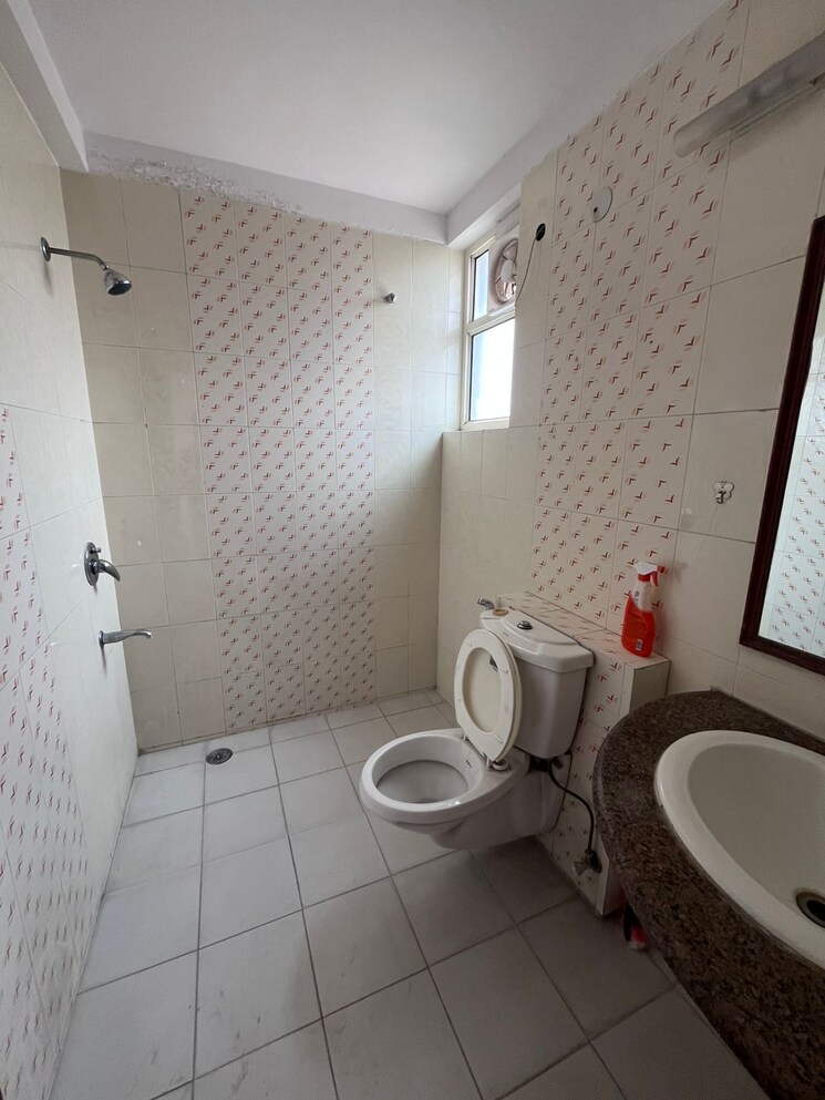 Bathroom, hamlin-apartment 3 Bedroom 2100 Sq.Ft. Apartment In Sector 43 Gurgaon 8627618