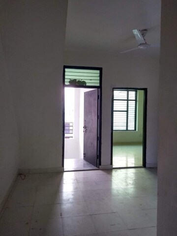Room in 3 BHK Builder Floor at Ardee City, Sector 52 – for Rent