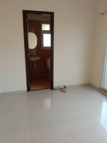 Room in 1 BHK Apartment at Kolte Patil Vaayu, Dahisar West – for Rent