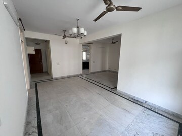 Room in 4 BHK Apartment at Tarika CGHS, Sector 43 – for Rent