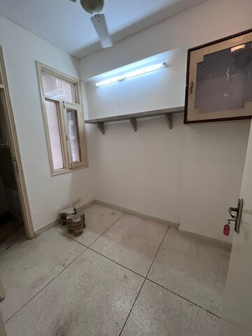 Room in 4 BHK Apartment at Tarika CGHS, Sector 43 – for Rent