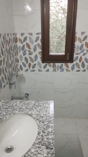 Bathroom in 3 BHK Independent House at DLF City Phase V, Dlf Phase V – for Sale