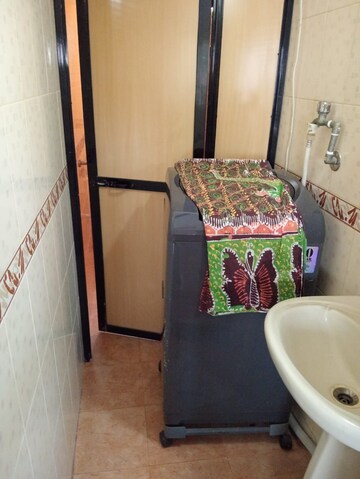 Furnished Amenities in 3 BHK Builder Floor at Andheri East – for Sale