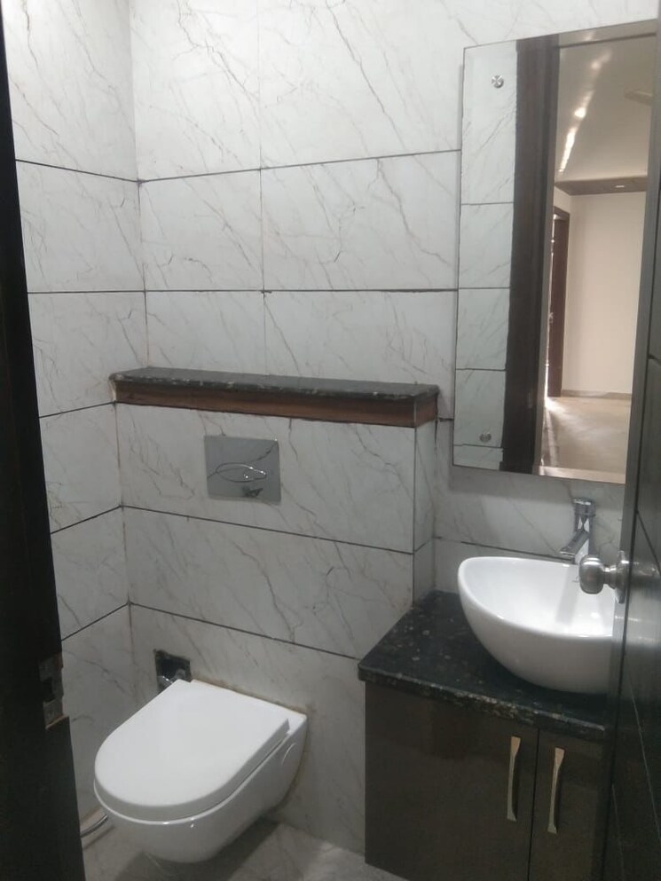 Bathroom, eros-rosewood-city 4 Bedroom 2500 Sq.Ft. Builder Floor In Sector 49 Gurgaon 8627755