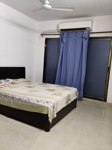 3 BHK Apartment For Rent in Sagar Avenue, Santacruz East