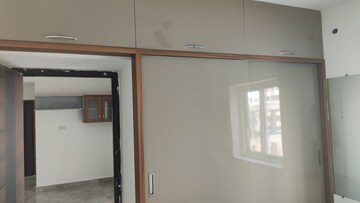 Furnished Amenities in 2 BHK Apartment at Alkapuri – for Rent