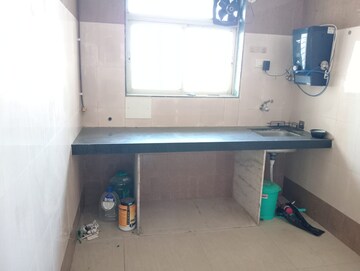 Furnished Amenities in 1 BHK Builder Floor at Bindra Complex, Andheri East – for Sale