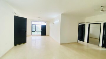 Room in 4 BHK Builder Floor at Omaxe New Chandigarh, North Mullanpur – for Rent