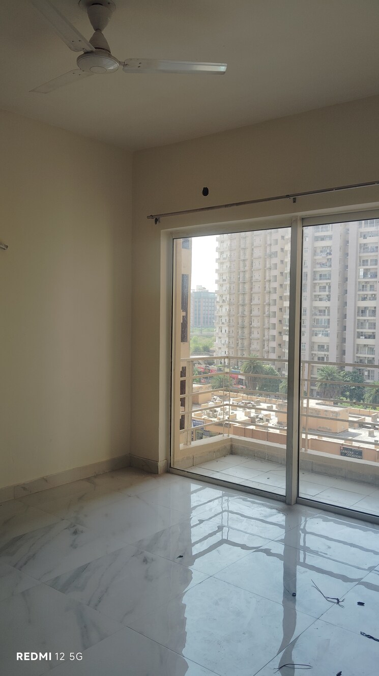 Room, paras-tierea 3 Bedroom 1285 Sq.Ft. Apartment In Sector 137 Noida 8627851