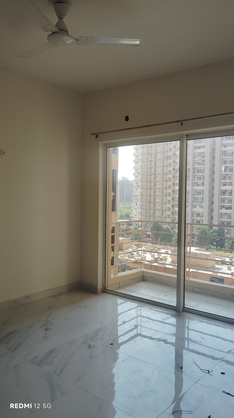Room, paras-tierea 3 Bedroom 1285 Sq.Ft. Apartment In Sector 137 Noida 8627851