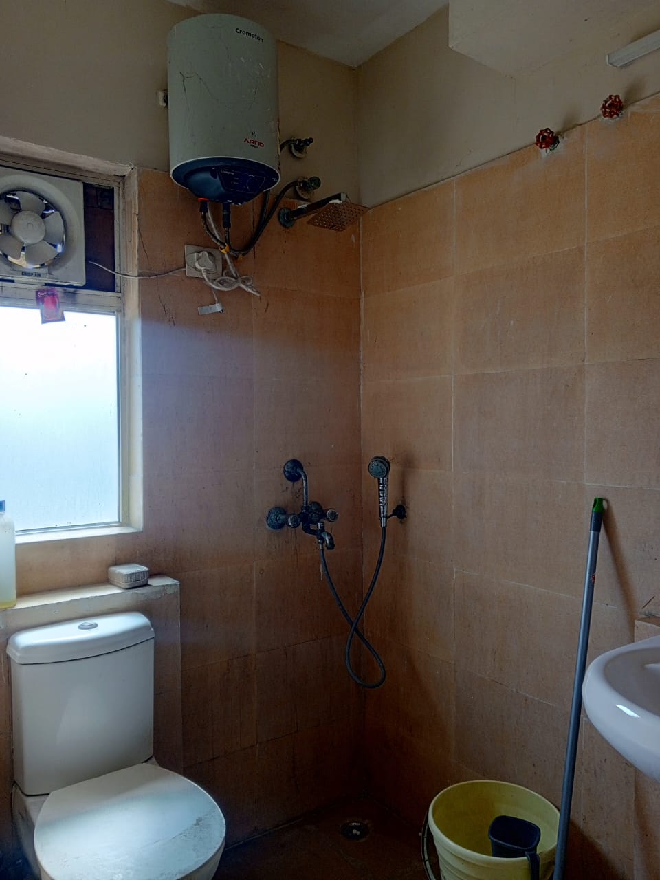 1 BHK + Extra Room Apartment For Sale in Paras Tierea