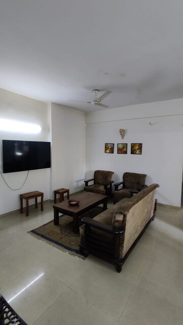 Living Room in 3 BHK Apartment at Moti Nagar – for Rent