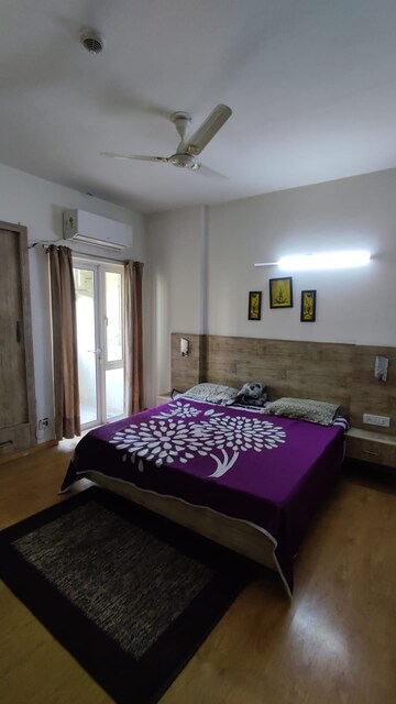 Bedroom in 3 BHK Apartment at Moti Nagar – for Rent