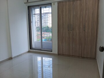 Room in 2 BHK Apartment at Cosmos Classique, Ghodbunder Road – for Rent