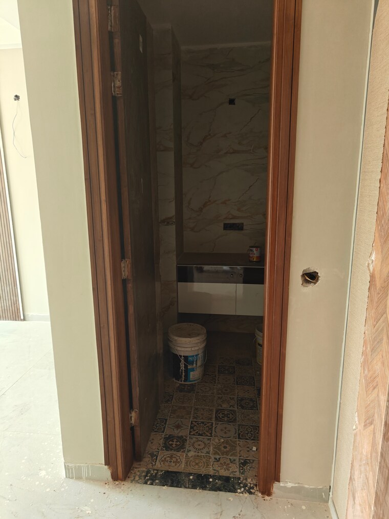 Bathroom, uday-arden-45 6+ Bedroom 6000 Sq.Ft. Independent House In Sector 45 Gurgaon 8628235