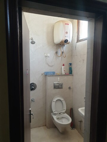 Bathroom in 1 BHK Builder Floor at Sector 54 – for Rent