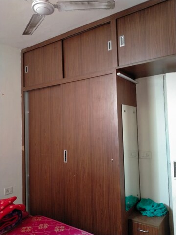 Room in 2 BHK Apartment at Tulip Lemon, Sector 69 – for Rent