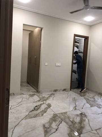 Room in 1 BHK Builder Floor at Sector 23 – for Rent