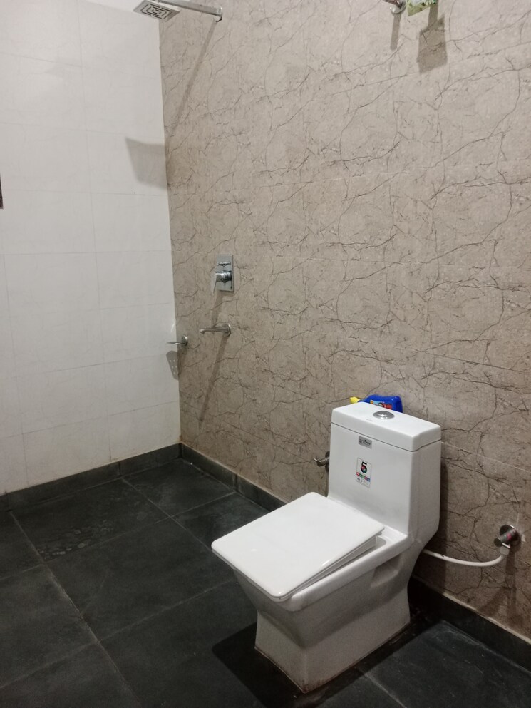 Bathroom, sector 18 3 Bedroom 1853 Sq.Ft. Builder Floor In Sector 18 Panipat 8628348
