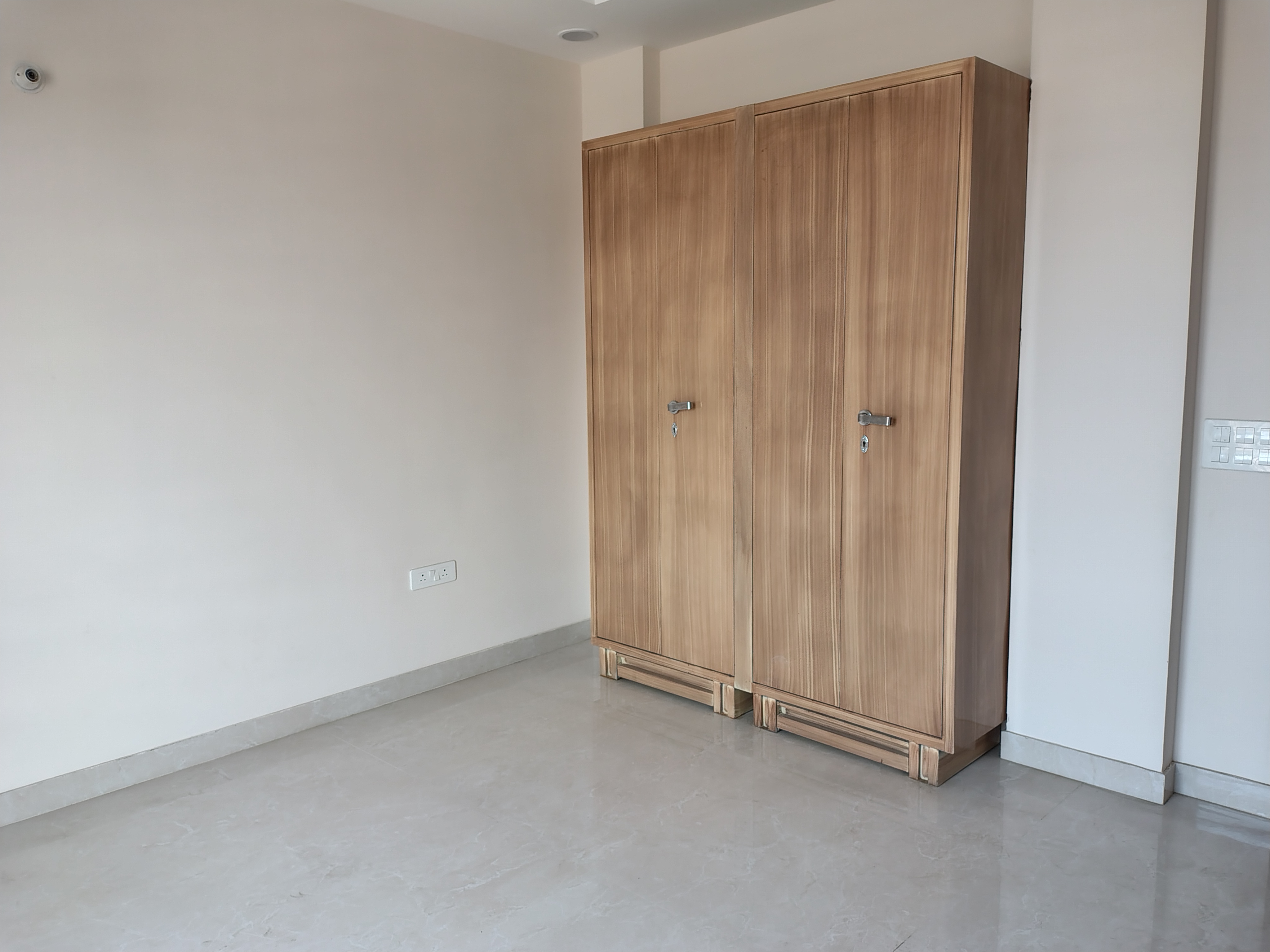 3 BHK + Extra Room Builder Floor For Rent in Sector 10a 