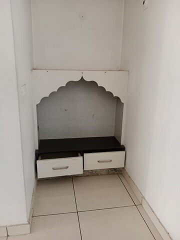 Furnished Amenities in 3 BHK Builder Floor at Sector 18 – for Rent