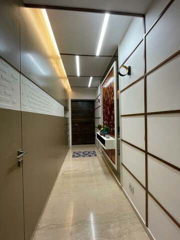 Staircase in 2.5 BHK Apartment at Oberoi Realty Splendor, Andheri East – for Rent