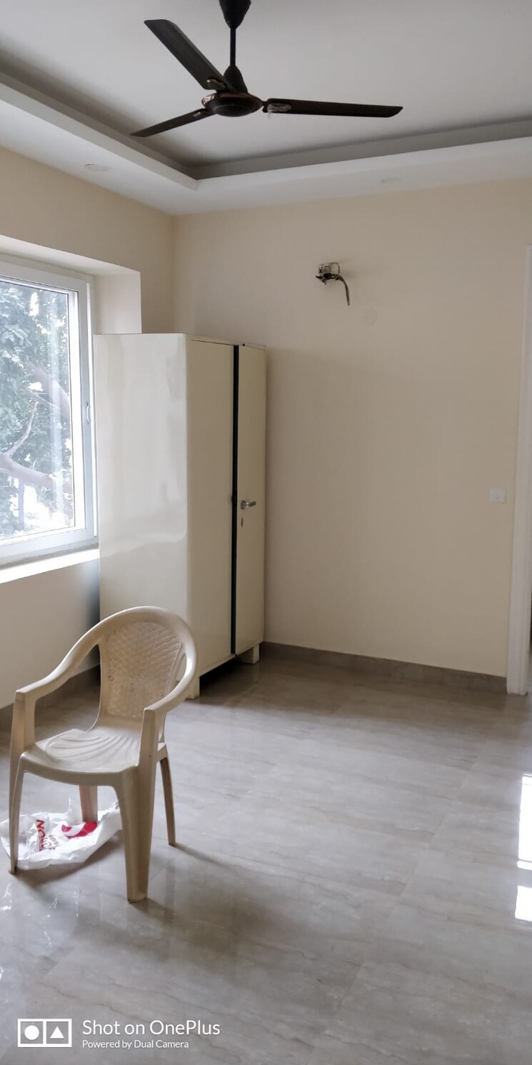 Room, sector 23a 4 Bedroom 2600 Sq.Ft. Independent House In Sector 23a Gurgaon 8628340