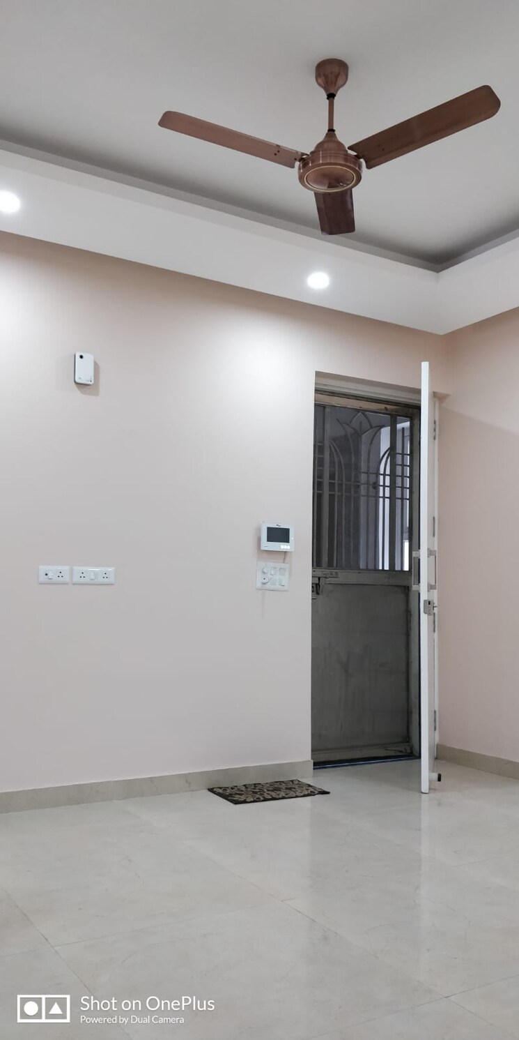 Room, sector 23a 4 Bedroom 2600 Sq.Ft. Independent House In Sector 23a Gurgaon 8628340