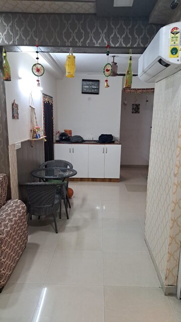 Team Area in 2 BHK Apartment at BPTP Discovery Park, Sector 80 – for Rent