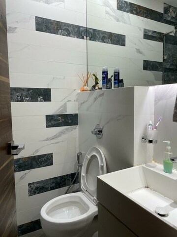 Master Bedroom in 3 BHK Apartment at Omkar Apartment Malad East, Malad East – for Rent