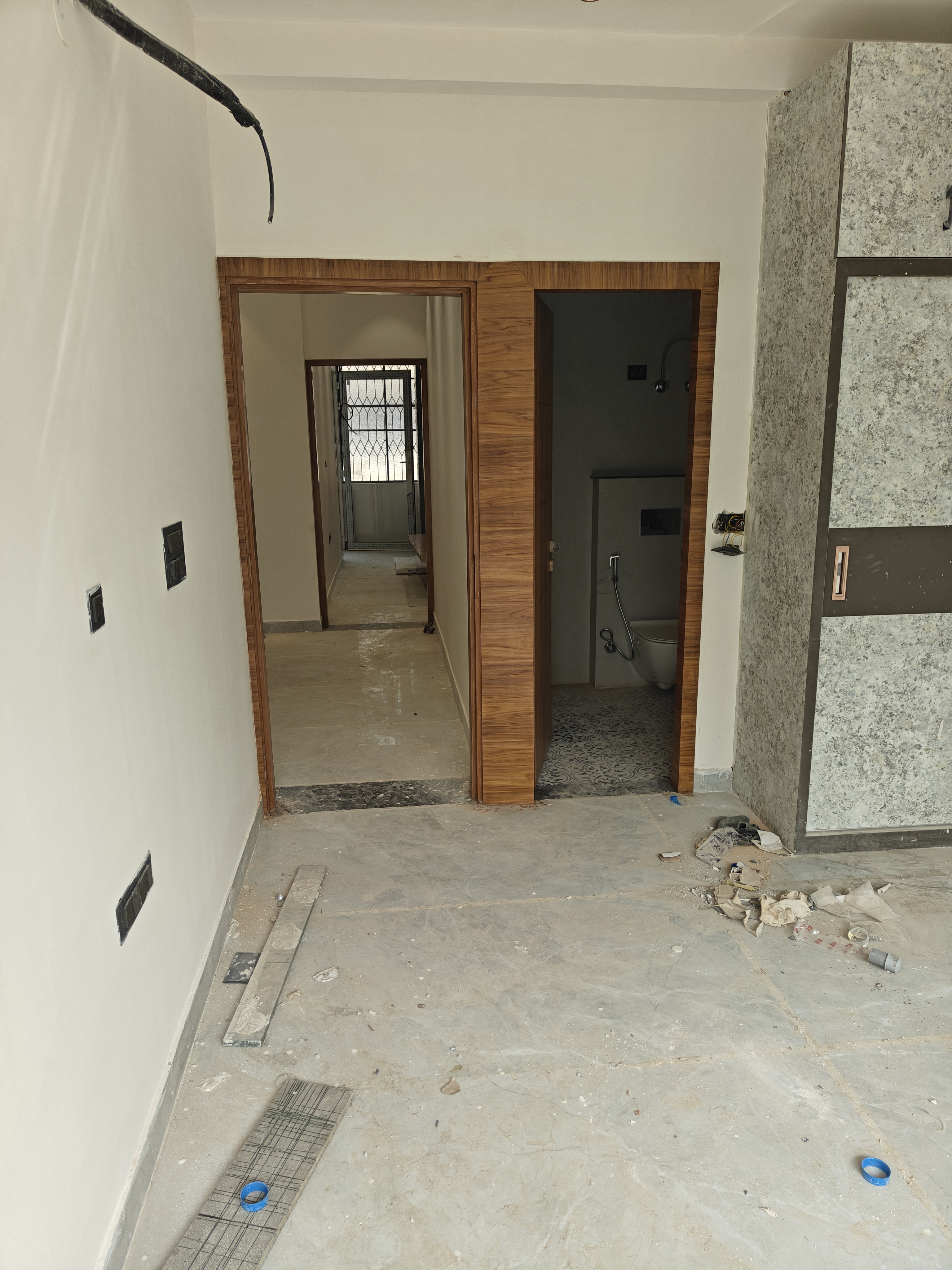 6 BHK + Servant Room Independent House For Sale in RWA Residential Society