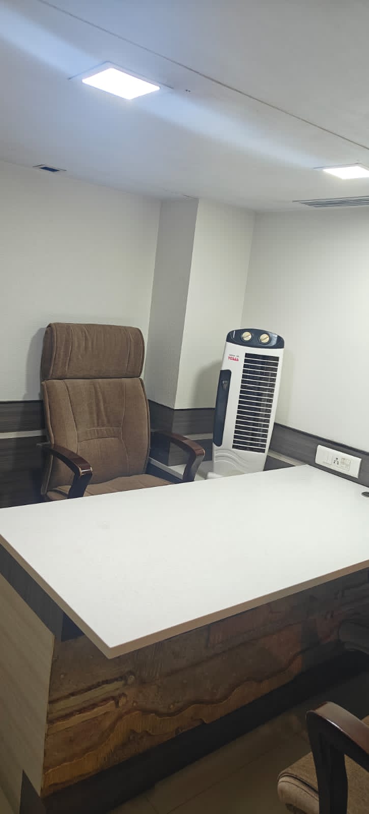 Office Space For Sale in Om Heera Panna Mall