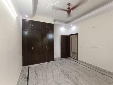 Room in 4 BHK Apartment at RWA Surya Vihar, Sector 21 – for Rent